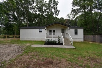 Building Photo - 26257 Red Oak Ln