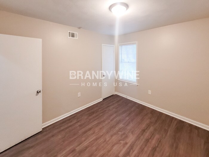 Building Photo - 3685 Naylor Dr