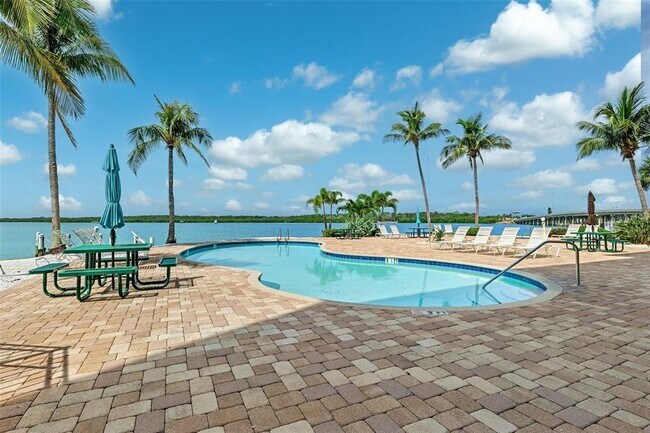 Building Photo - 8800 Bay Pines Blvd
