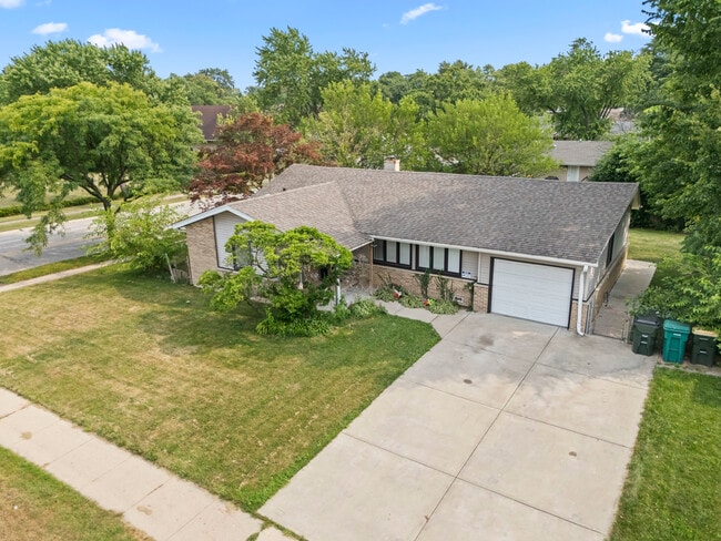 Building Photo - 109 Landmeier Rd