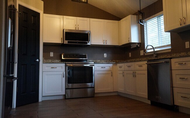 Building Photo - 5221 Hudson Cir