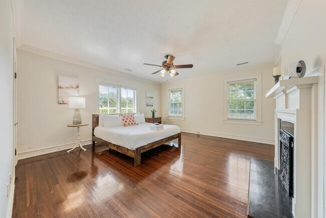 Building Photo - 1711 Stark Ave