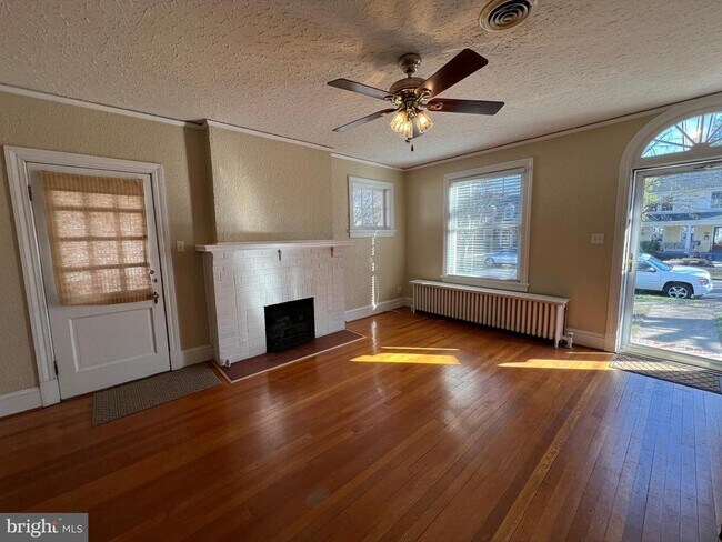 Building Photo - 1502 Greycourt Ave