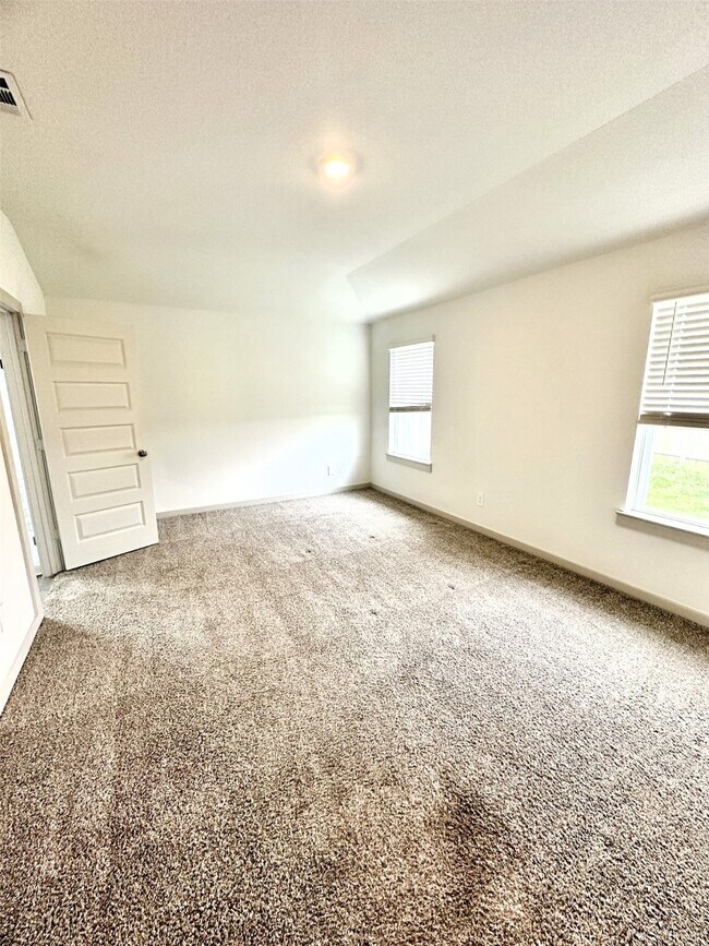Building Photo - 14510 Rain Tree Dr