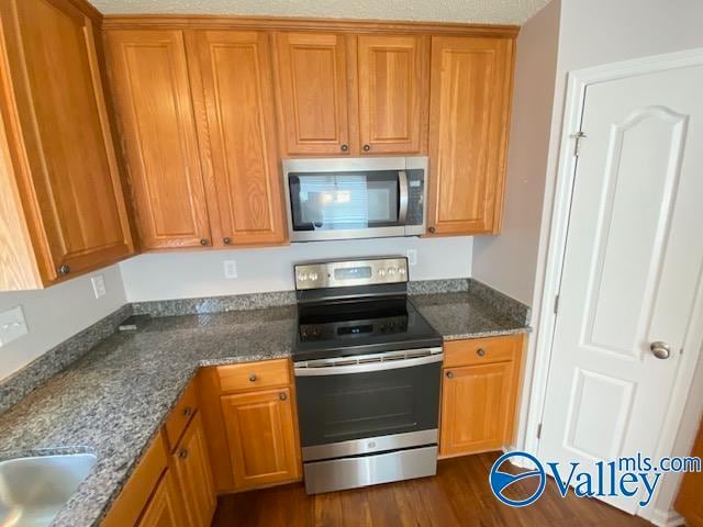 Building Photo - 135 Potters Wheel NW