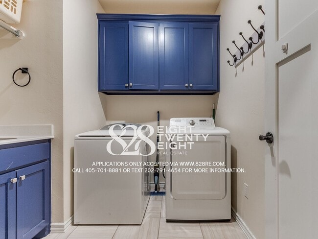 Building Photo - **COMING JANUARY 2ND!!!** STUNNINGLY BEAUTIFUL SPACIOUS 5 BED/3 BATH HOME IN ST JAMES PARK!