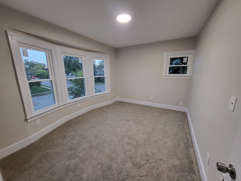 Building Photo - 1551 Alameda Ave