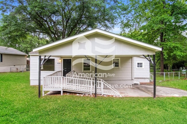Building Photo - 4208 16th Ave