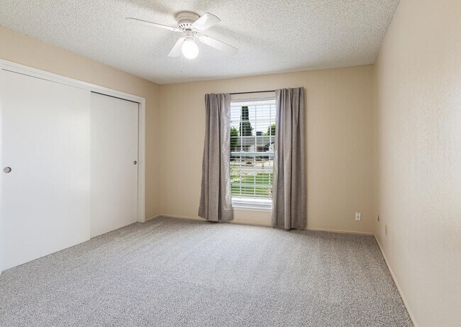 Building Photo - Charming 3-Bedroom Home with Beautifully U...