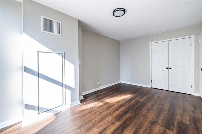 Building Photo - 620 Peachtree St NE