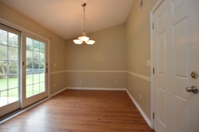Building Photo - 121 Hunting Green Dr