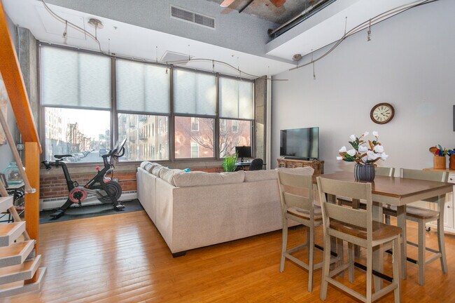 Building Photo - 156 Porter St