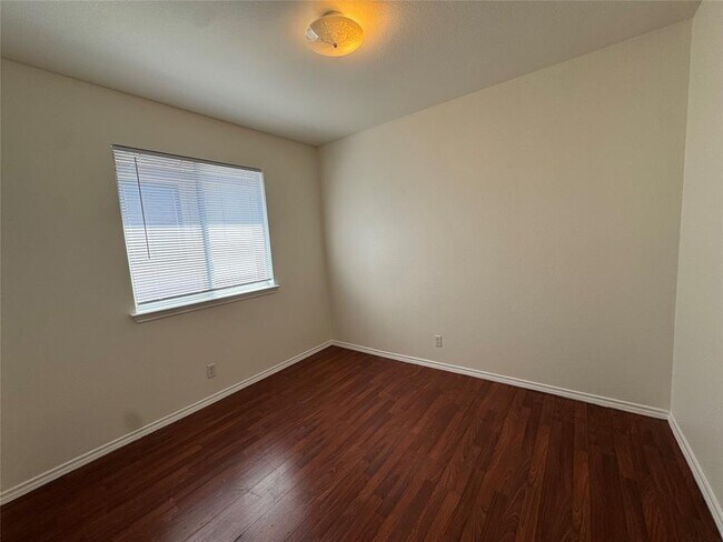 Building Photo - 235 Tolcarne Dr