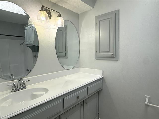 Building Photo - 3416 Lillie St