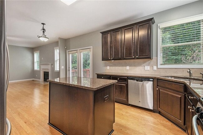 Building Photo - 1545 Shiloh Manor Ct