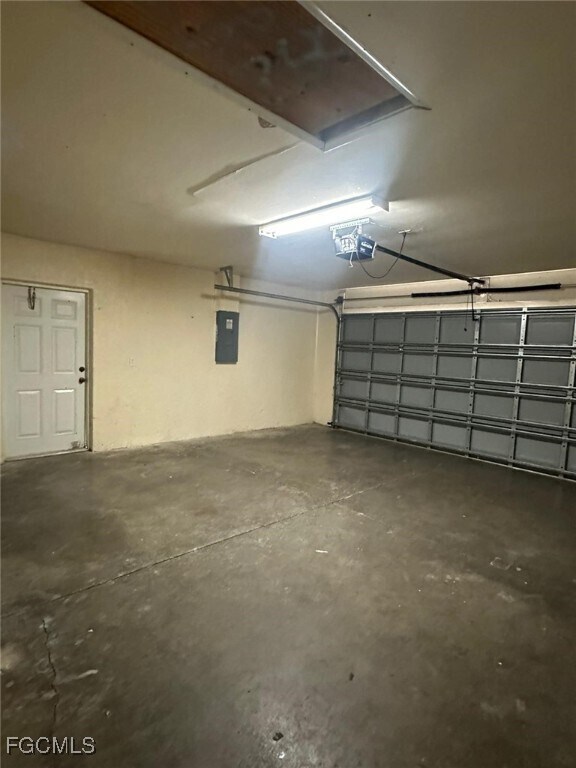 Building Photo - 395 Palomar Ave