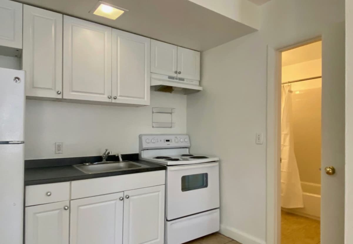 Building Photo - 511 Beacon St