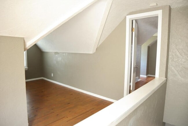 Building Photo - 4144 Hinsdale Rd