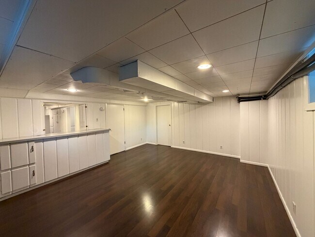 Building Photo - 924 N Union Ave