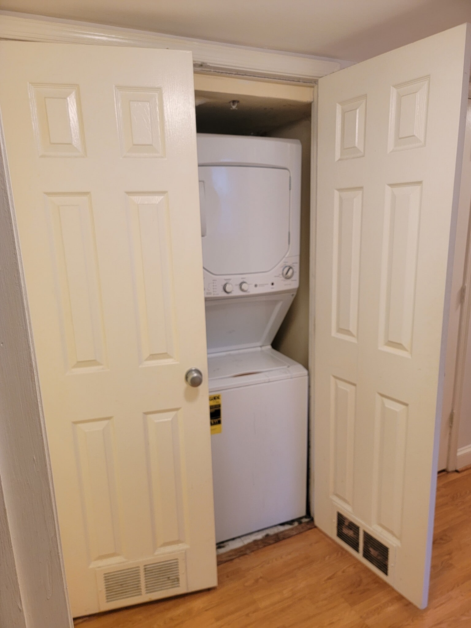 Washer/Dryer - 330 Rhode Island Ave NE