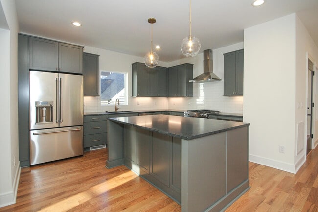 Building Photo - 1110 Greenleaf Ave