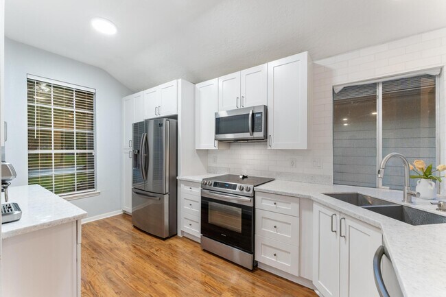 Building Photo - 7764 Park Falls Dr