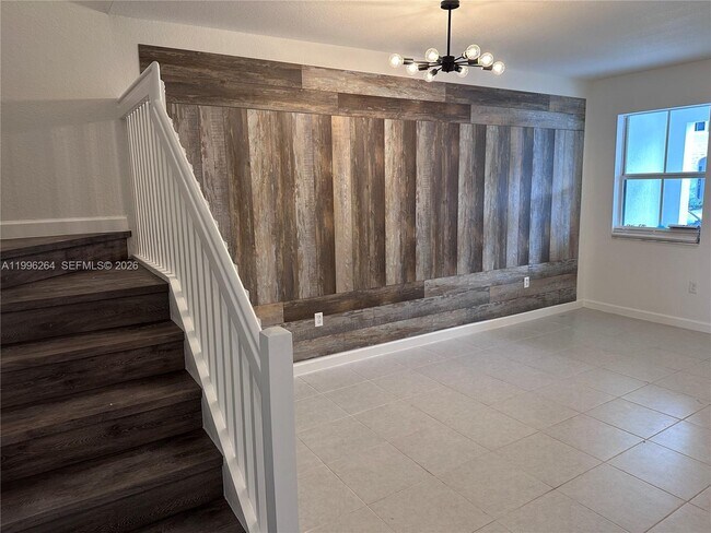 Building Photo - 2671 SE 10th St