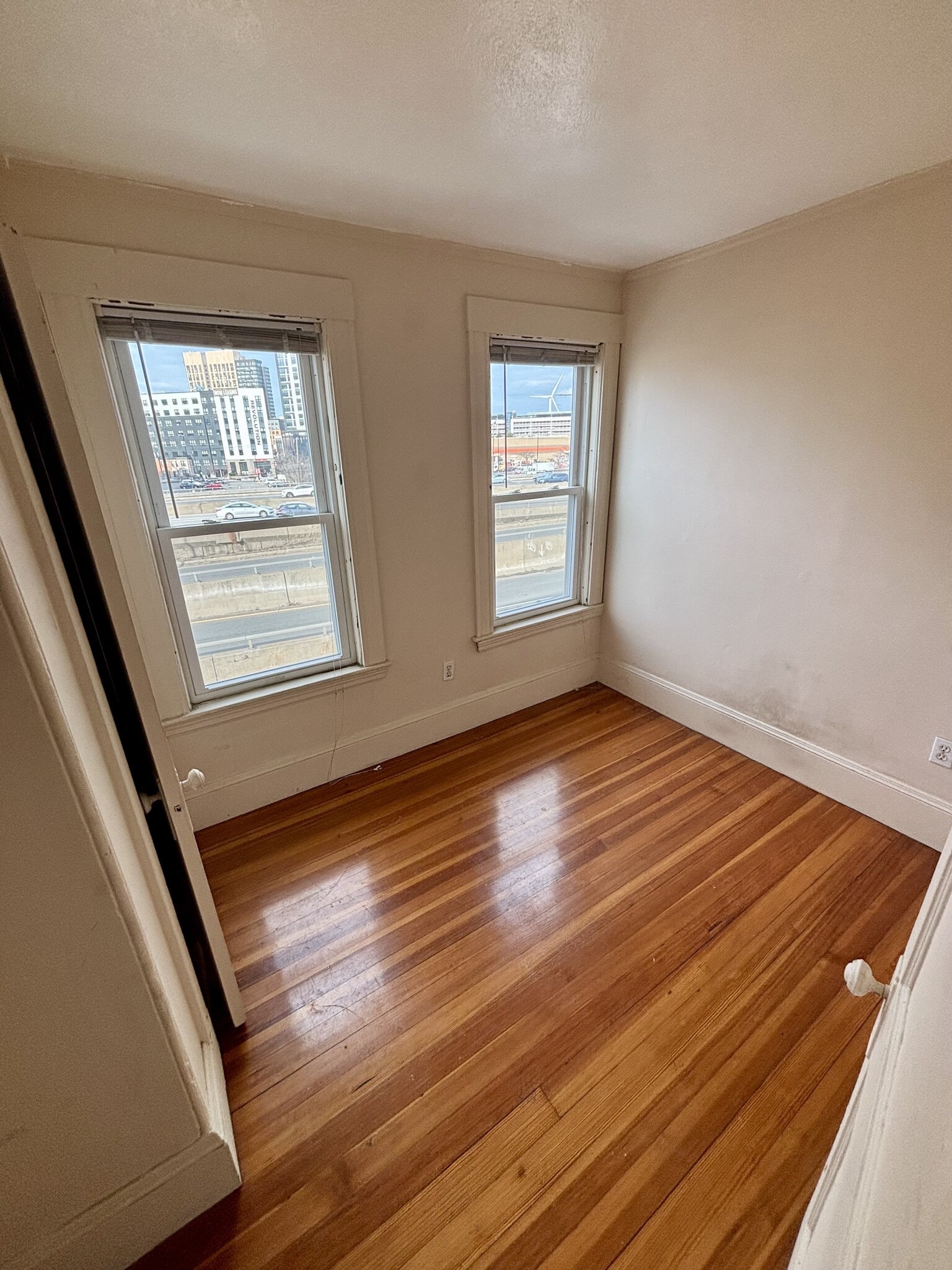 Building Photo - 18 Vermont Ave