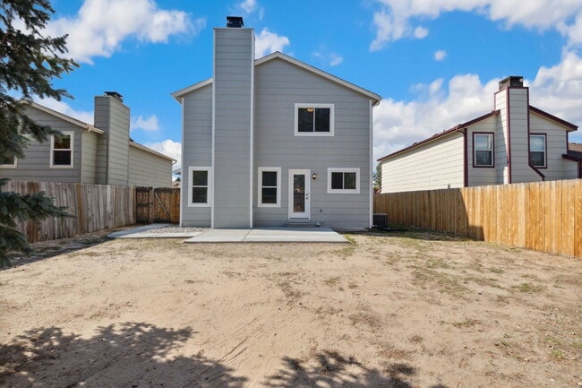 Building Photo - 8455 Ilex Dr
