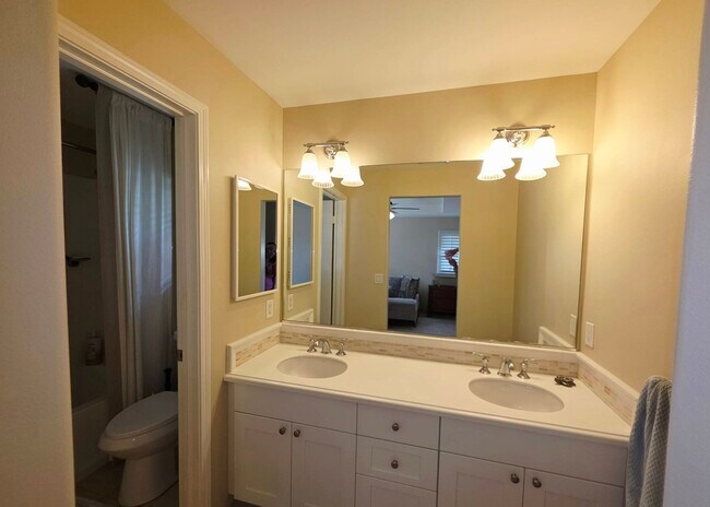 Building Photo - 91-1240-1240 Kaileolea Dr