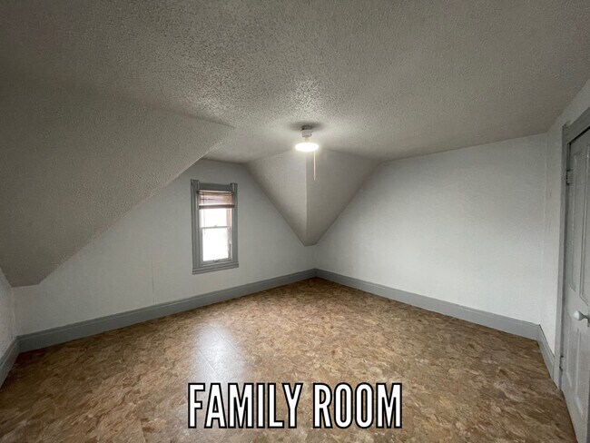 Building Photo - 501 Ave B