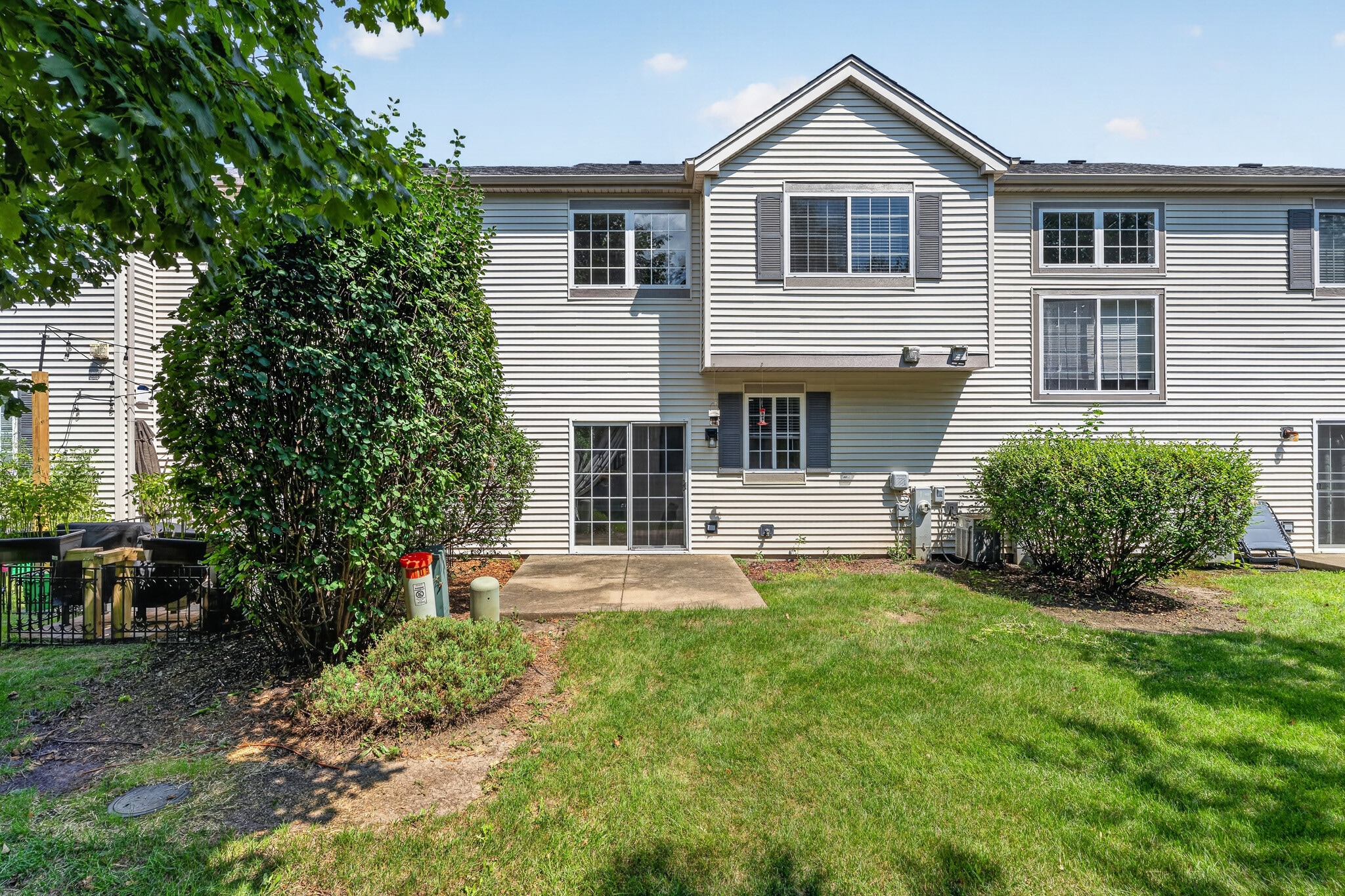 Building Photo - 1109 Clover Dr