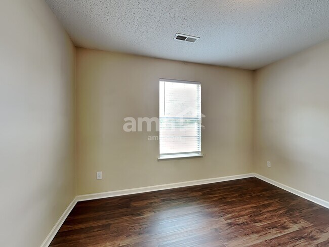 Building Photo - 112 Pope Ln