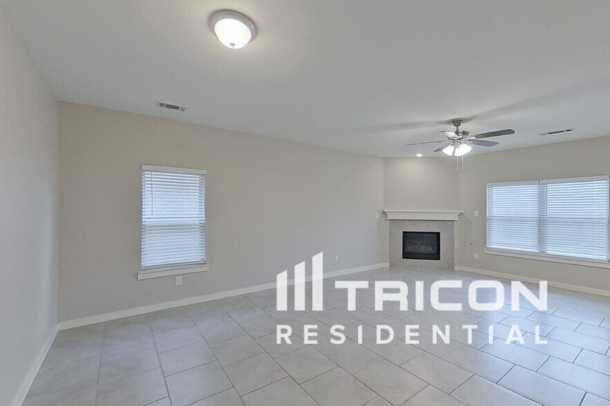 Building Photo - 1569 Ferguson Dr