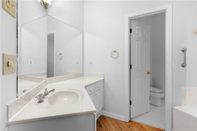 Building Photo - 1050 Shady Valley Pl