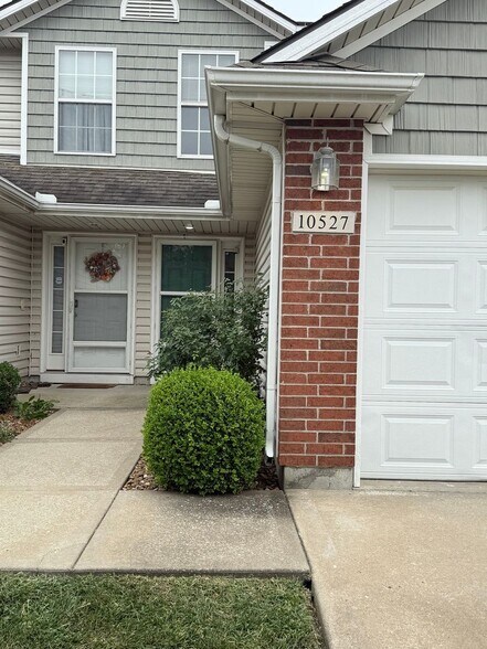 Primary Photo - 10527 E 46th Terrace