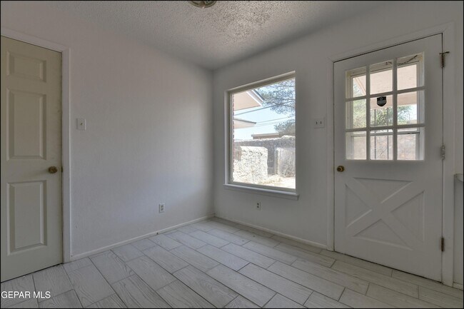 Building Photo - 6913 Pamlico Dr