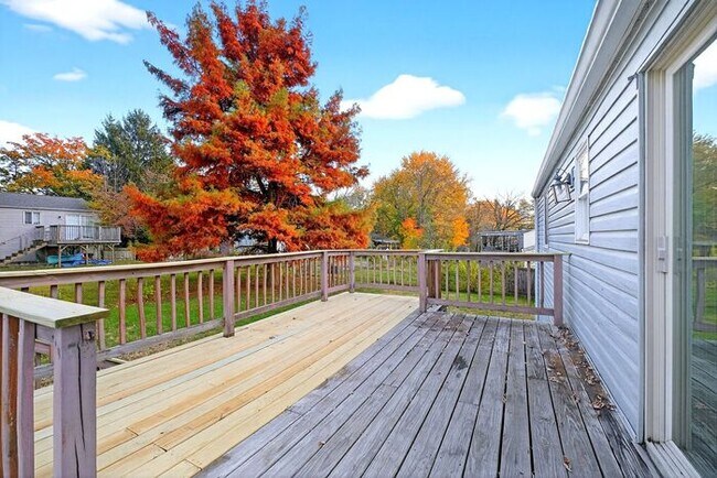 Building Photo - Nicely Updated Home