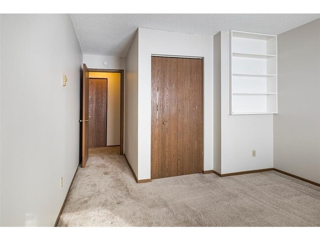 Building Photo - 64 E 13th St