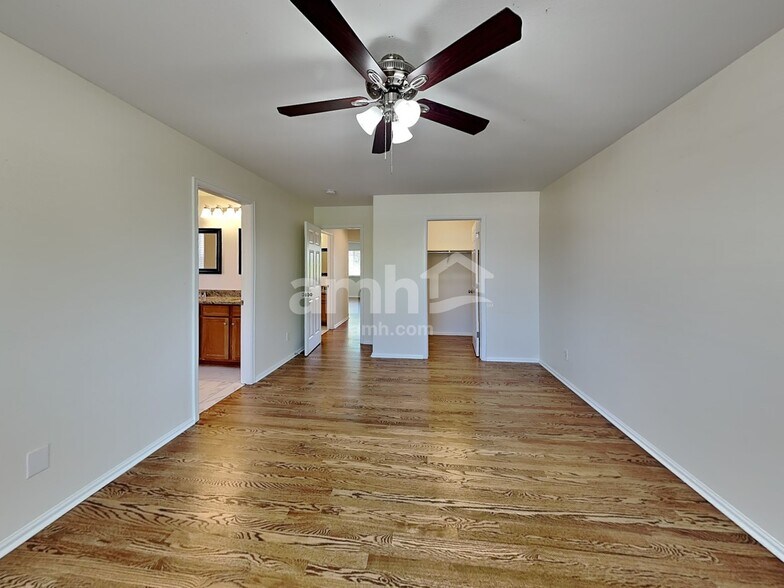 Building Photo - 11852 Altura St