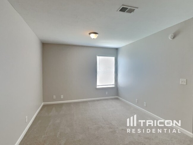 Building Photo - 820 Chickamauga Dr