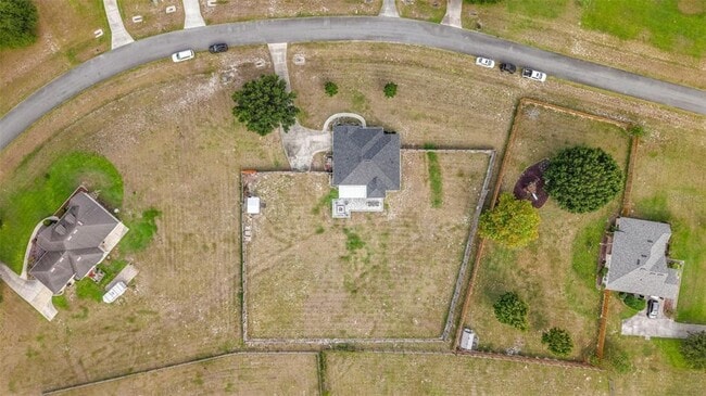 Building Photo - 10016 SW 100th Dr