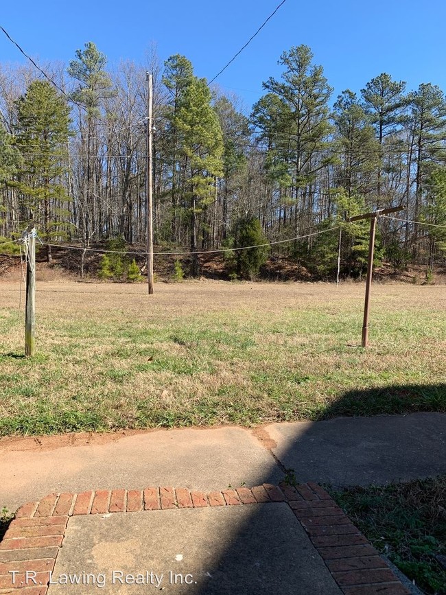 Building Photo - 1 Chesterfield Ct