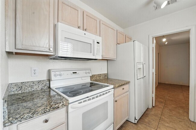 Building Photo - Resort-Style Living in Sunbird Golf Resort...