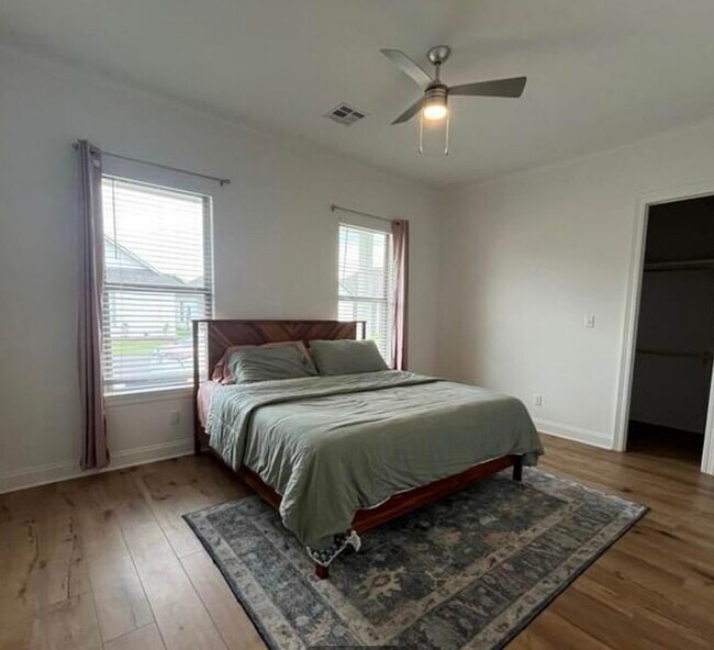 Building Photo - 104 Santa Marta Dr