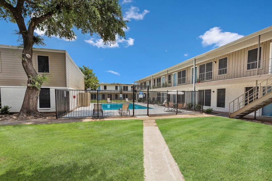 Building Photo - Villa Nueva Apartments