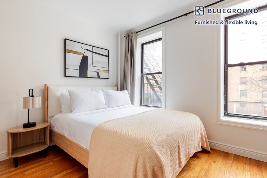 Building Photo - 363 W 17th St