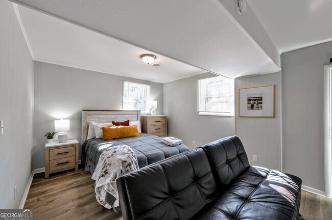 Building Photo - 444 Smyrna Powder Springs Rd SW