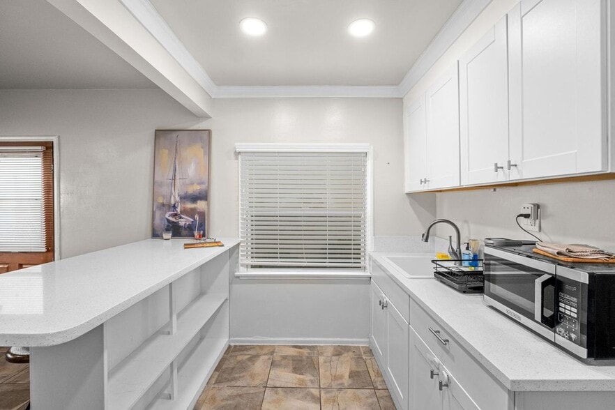 Building Photo - 58 10th Ct