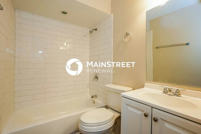 Building Photo - 3 Bedroom Pet-Friendly Home in Fort Myers,...